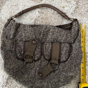 Cheetah print relaxed shoulder bag